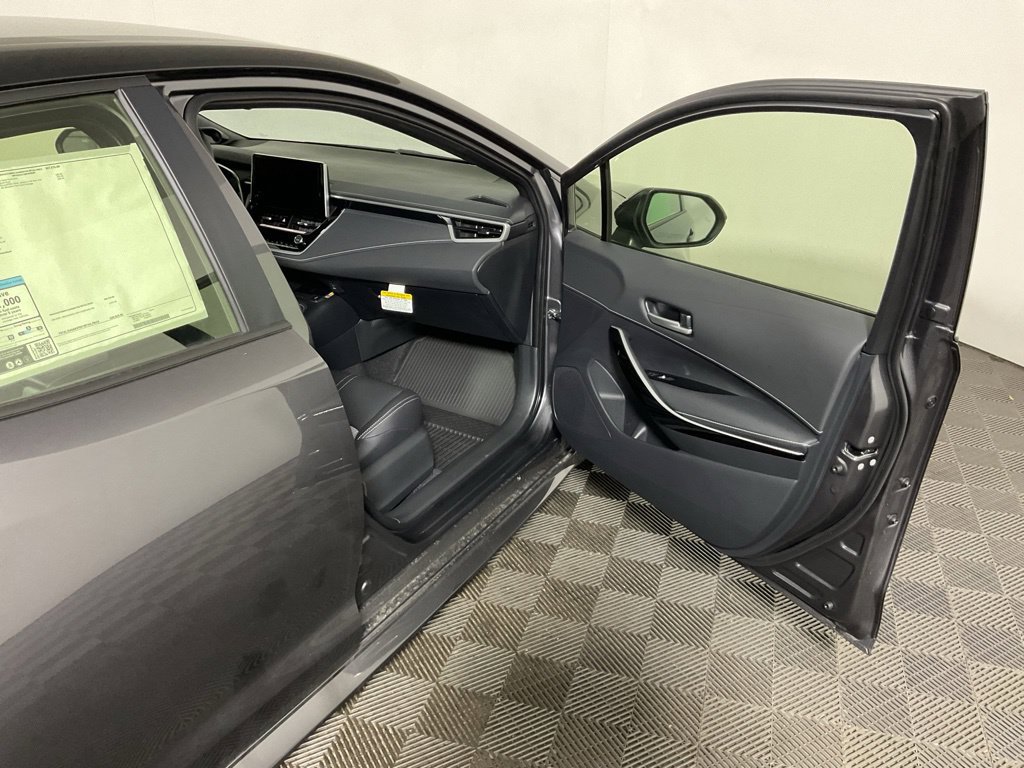 2026 Toyota Corolla Hatchback XSE - Photo 35