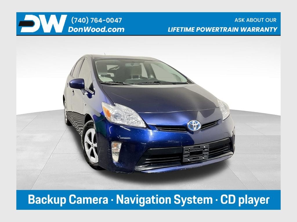 2014 Toyota Prius Three's photo
