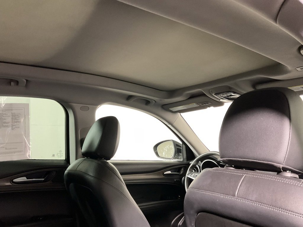 2018 Alfa Romeo Stelvio Ti photo 2