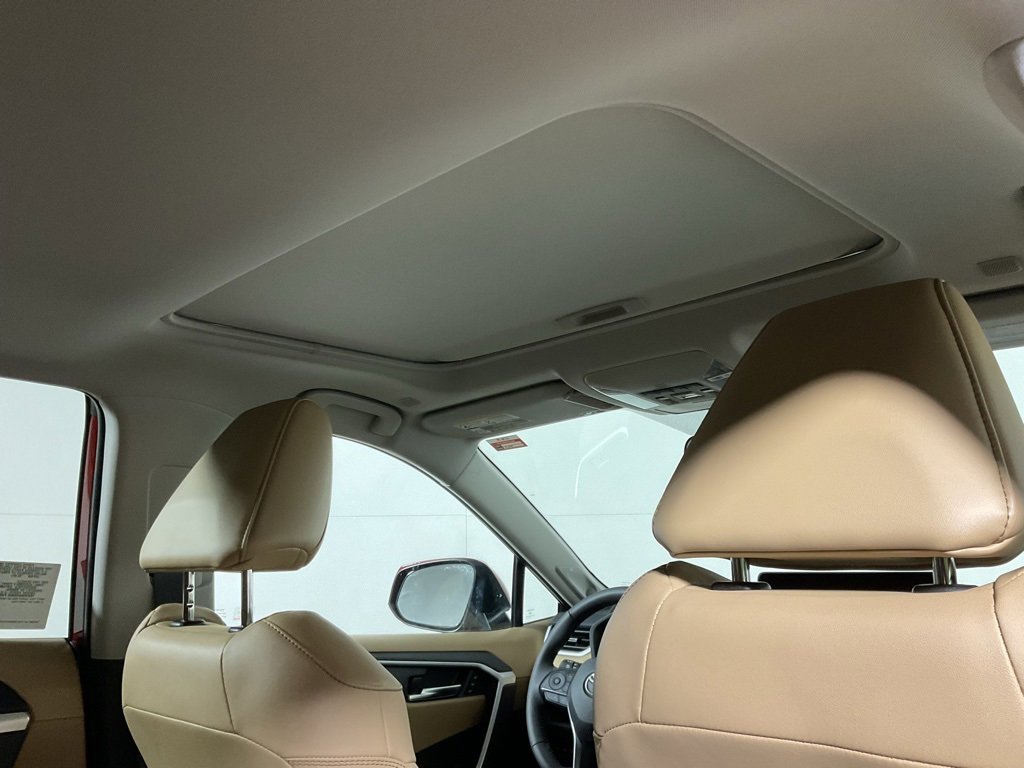 2025 Toyota RAV4 XLE Premium photo 2