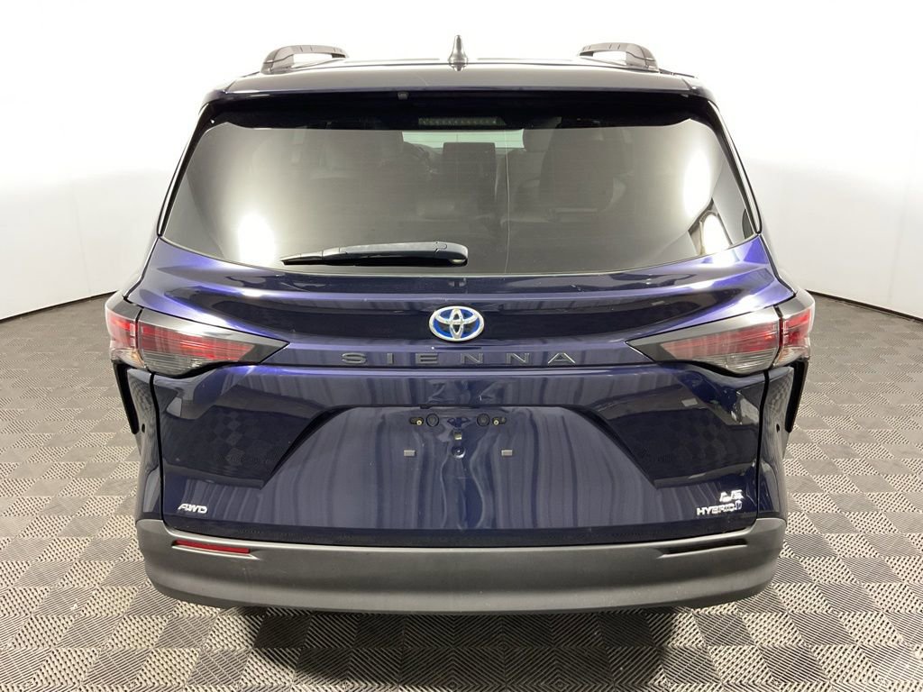 2023 Toyota Sienna LE - Photo 13