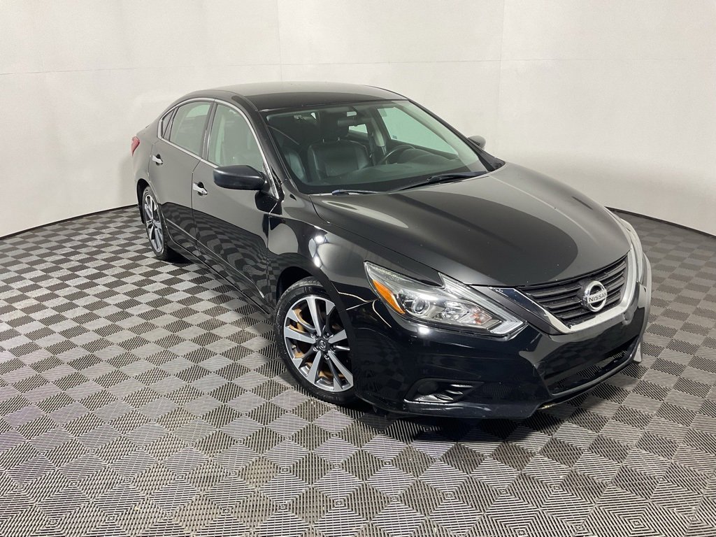 2016 Nissan Altima 2.5 SR photo 3