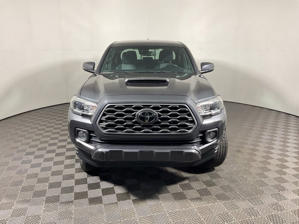 2021 Toyota Tacoma Double Cab photo 2