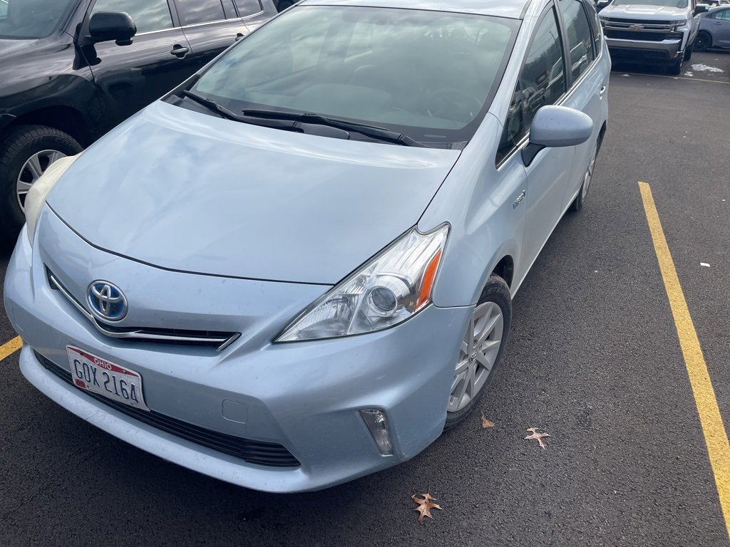 2014 Toyota Prius v Five