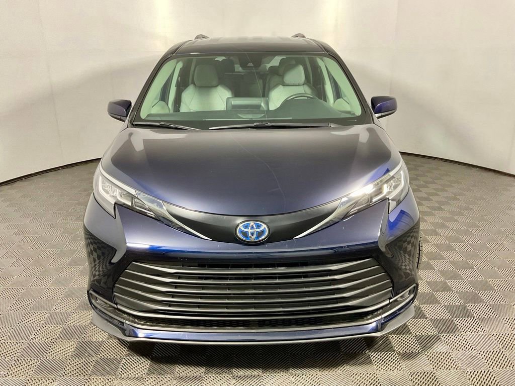2023 Toyota Sienna LE - Photo 6
