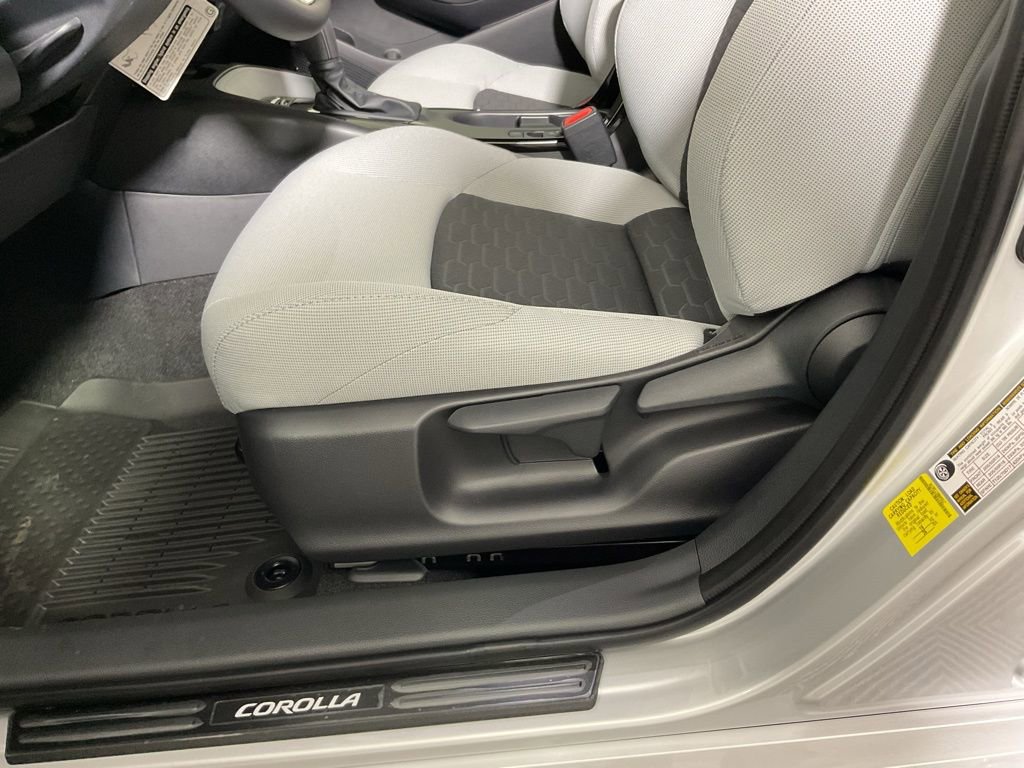 2026 Toyota Corolla Hatchback SE - Photo 21