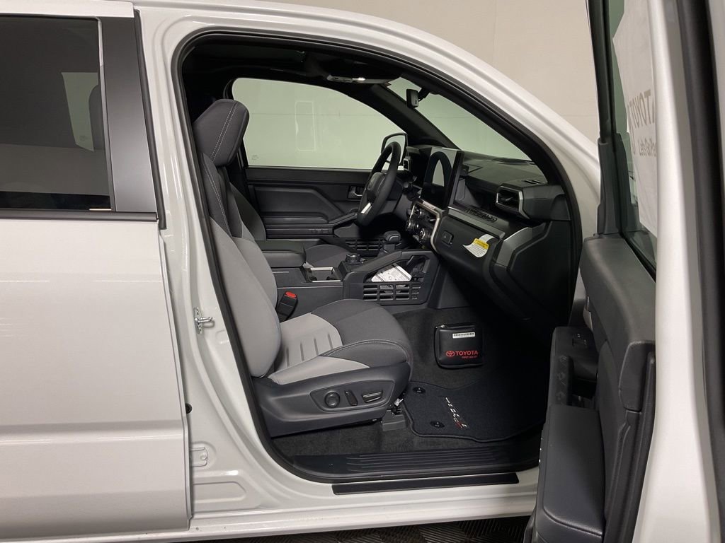 2025 Toyota Tacoma TRD Sport - Photo 36