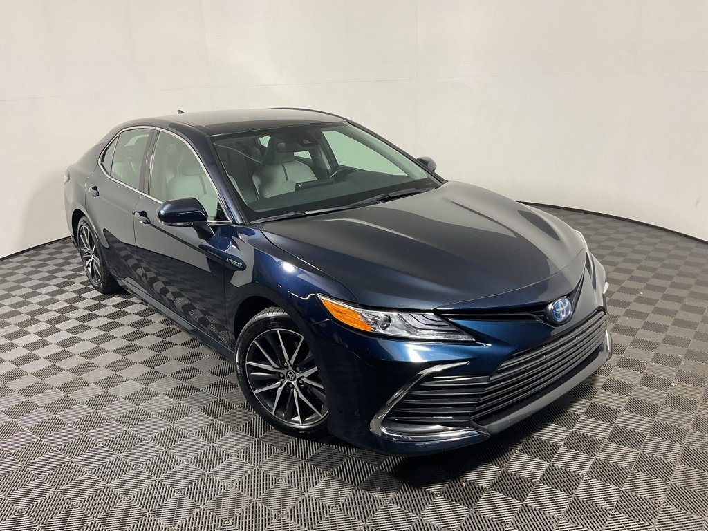 2021 Toyota Camry Hybrid XLE photo 3