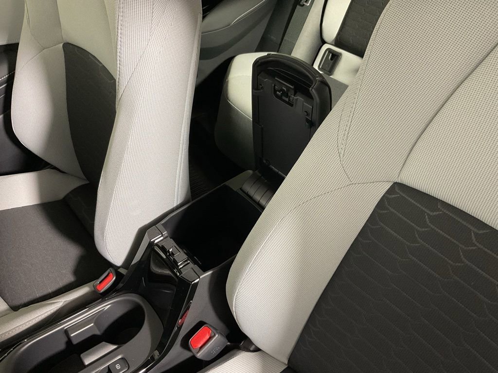 2026 Toyota Corolla Hatchback SE - Photo 30