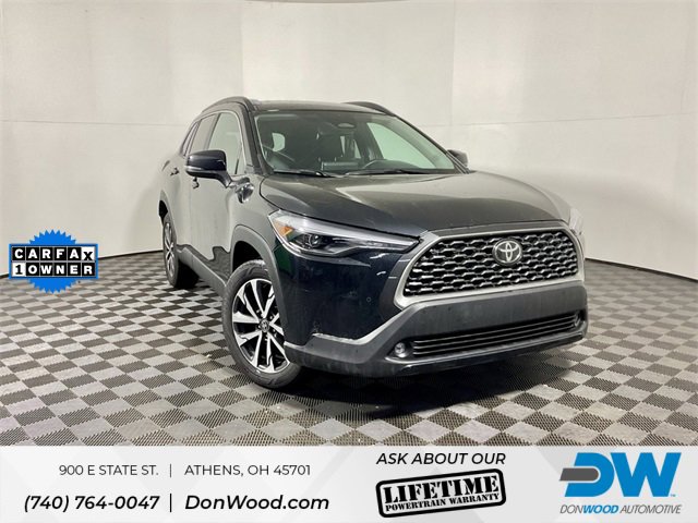 2025 Toyota Corolla Cross XLE's photo