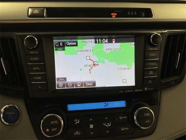 2017 Toyota RAV4 Hybrid XLE photo 3