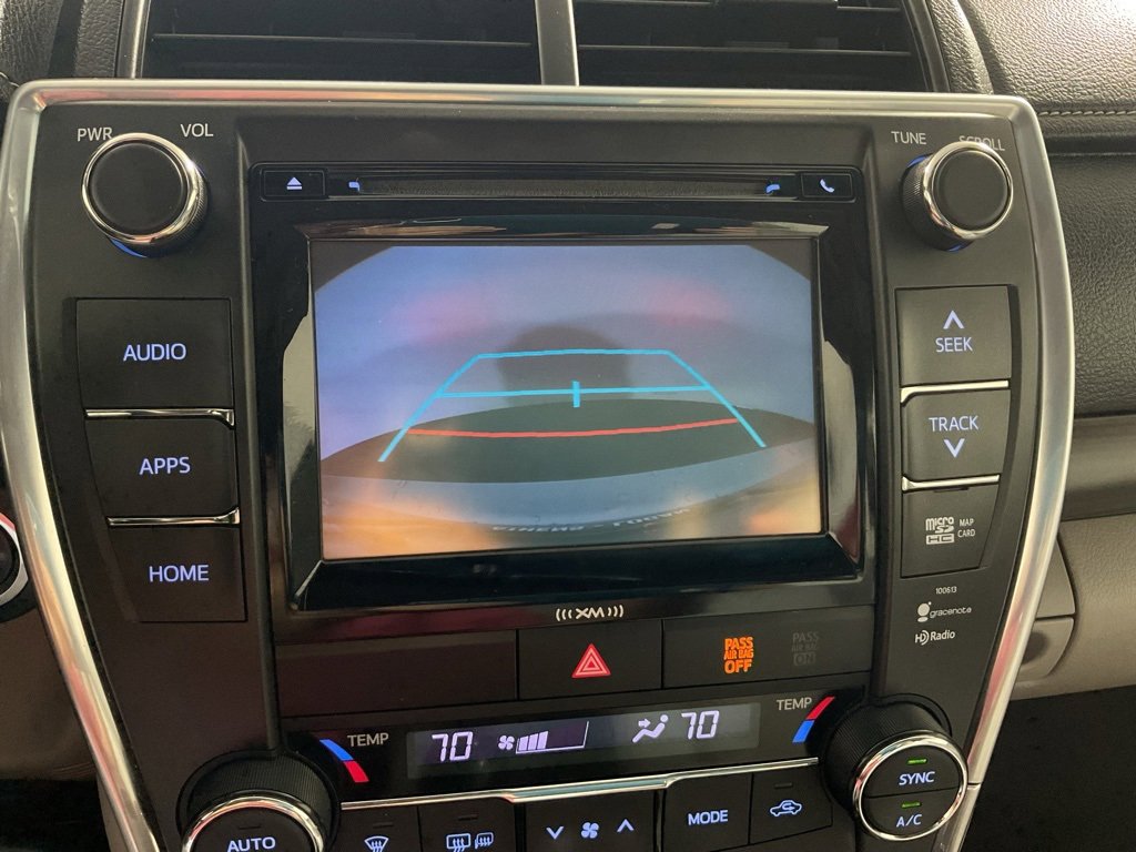 2016 Toyota Camry XLE photo 4