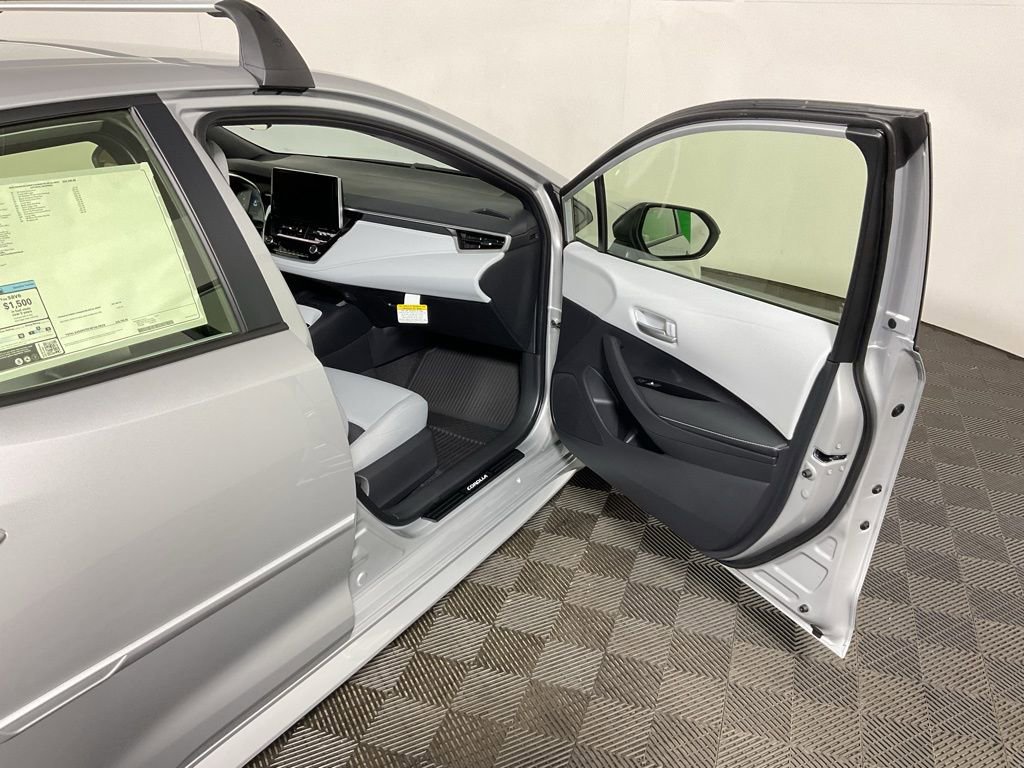 2026 Toyota Corolla Hatchback SE - Photo 35
