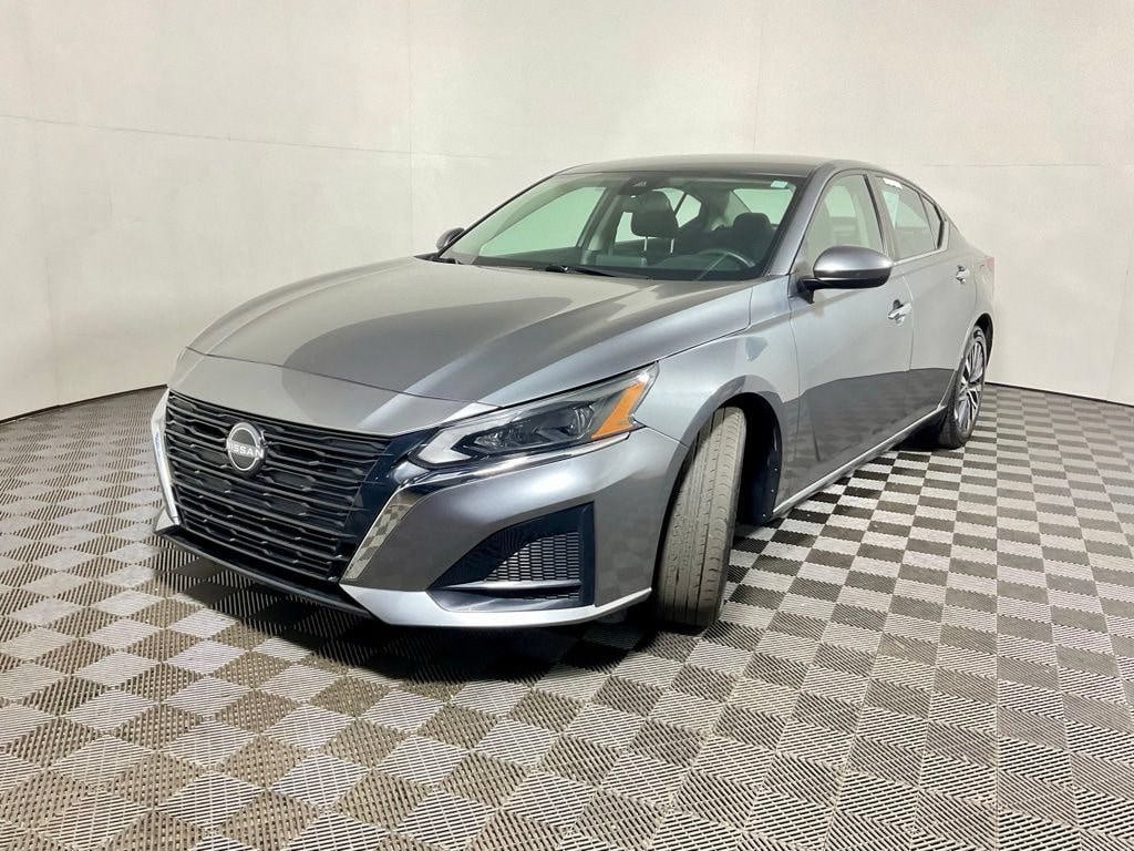Used 2023 Nissan Altima 2.5 SV Sedan
