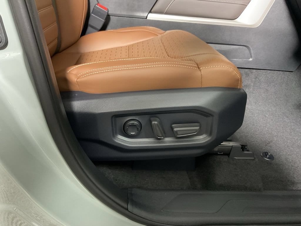 2026 Toyota Tundra 1794 Edition - Photo 37