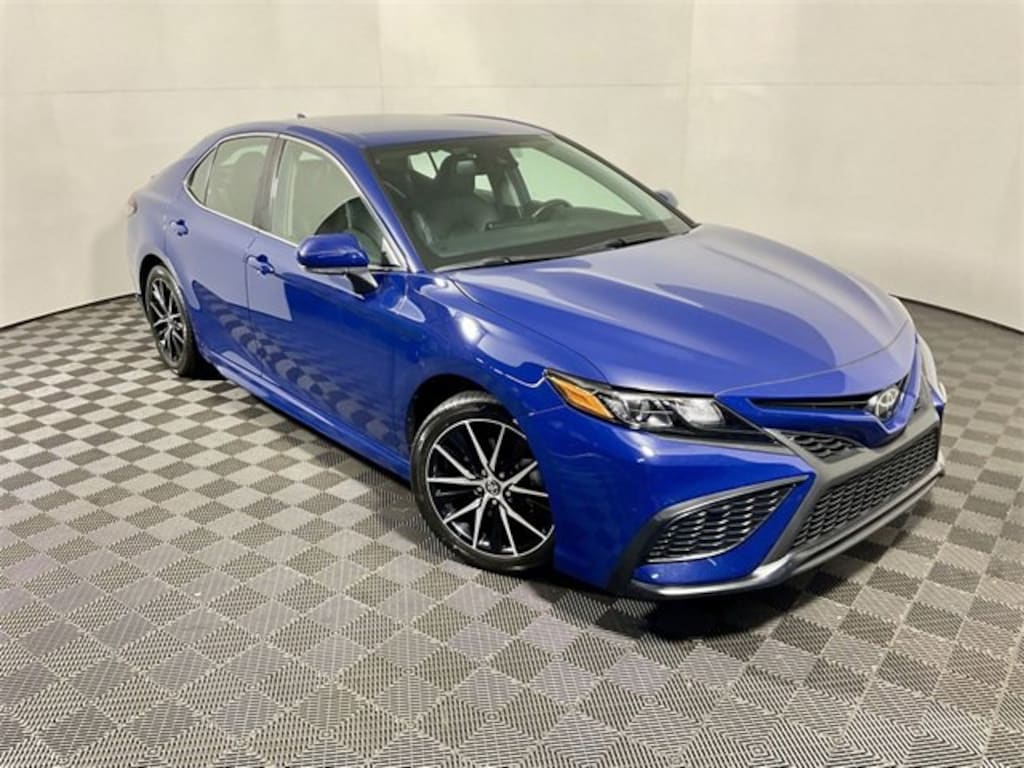 Used 2023 Toyota Camry SE Sedan