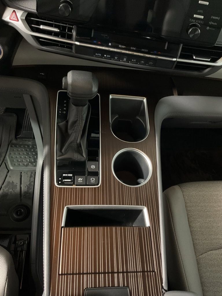 2023 Toyota Sienna LE - Photo 25