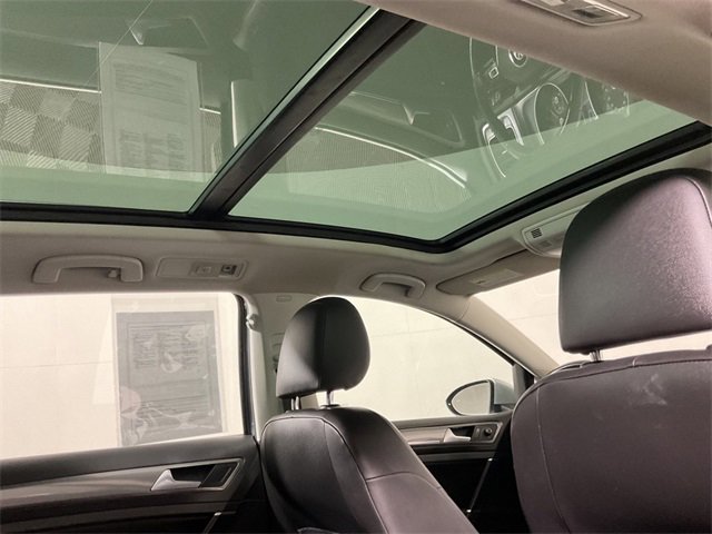 2019 Volkswagen Golf Alltrack TSI S 4Motion photo 2