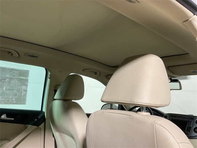 2017 Volkswagen Tiguan Wolfsburg Edition photo 2