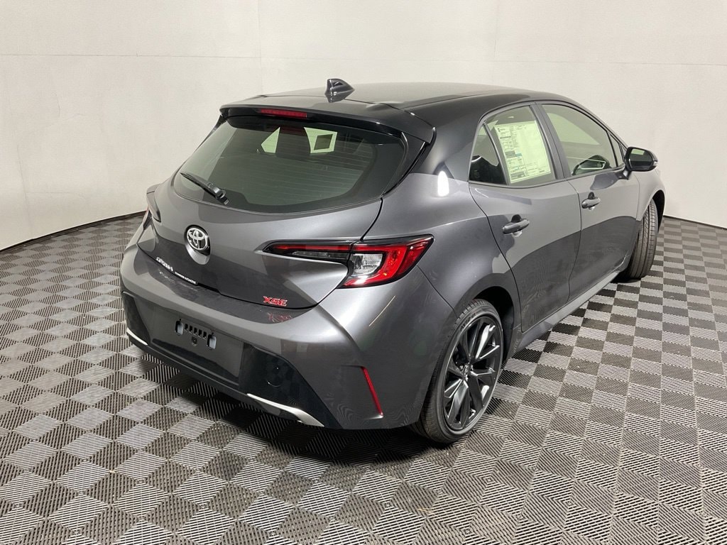 2026 Toyota Corolla Hatchback XSE - Photo 17