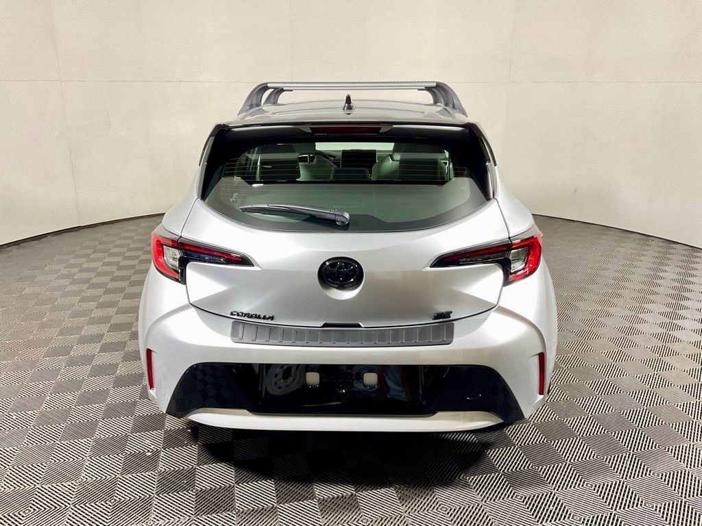 2026 Toyota Corolla Hatchback SE - Photo 13
