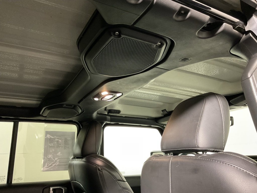 2020 Jeep Wrangler Unlimited Sahara photo 2