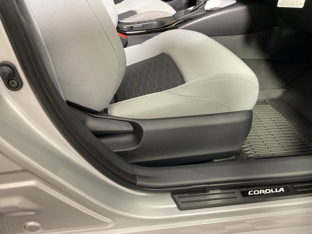 2026 Toyota Corolla Hatchback SE - Photo 37