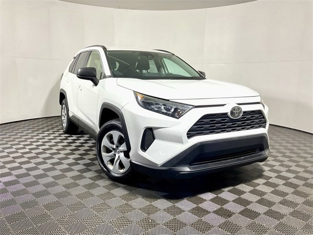 2019 Toyota RAV4 LE's photo