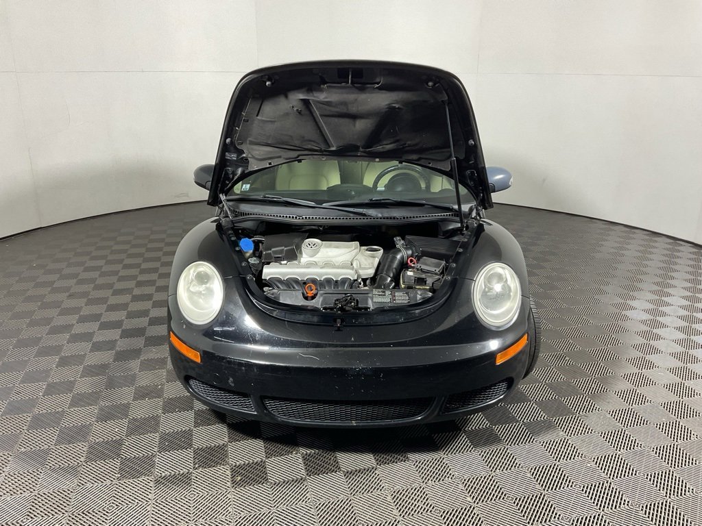 2008 Volkswagen Beetle SE photo 3