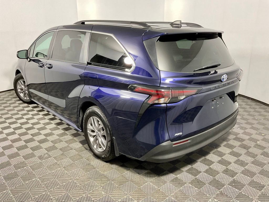2023 Toyota Sienna LE - Photo 12