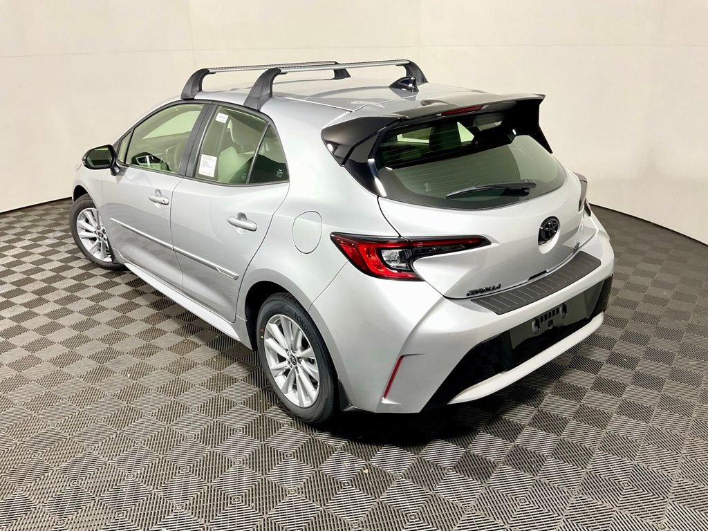 2026 Toyota Corolla Hatchback SE - Photo 12