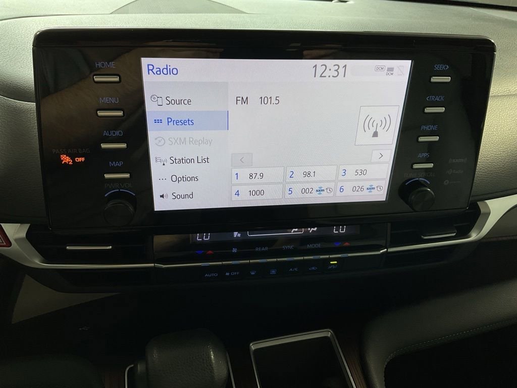 2023 Toyota Sienna LE - Photo 19