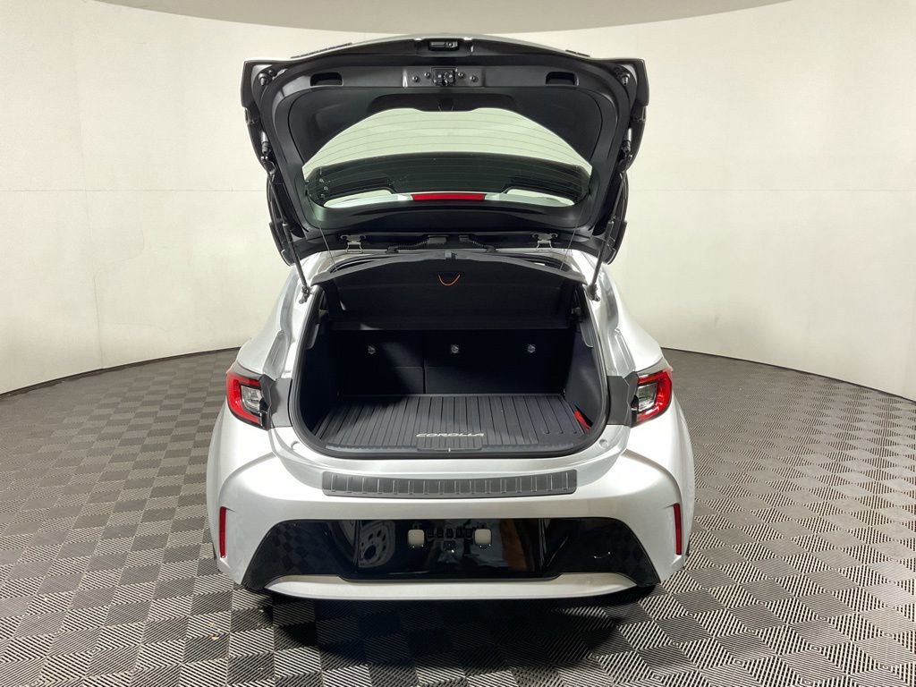 2026 Toyota Corolla Hatchback SE - Photo 14