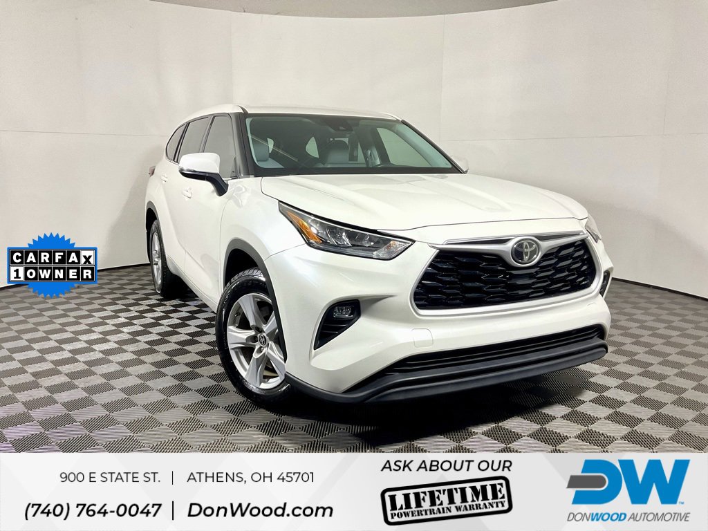 2020 Toyota Highlander LE's photo