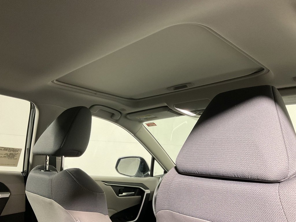 2025 Toyota RAV4 XLE photo 2