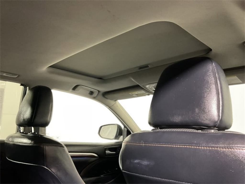 Used 2016 Toyota Highlander Limited V6 SUV