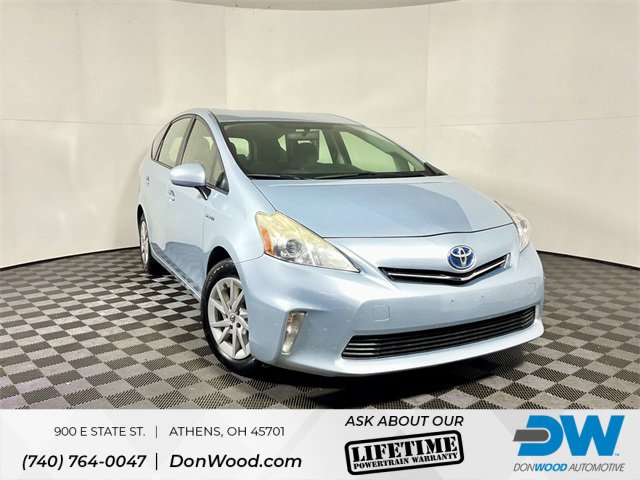2014 Toyota Prius v Five's photo