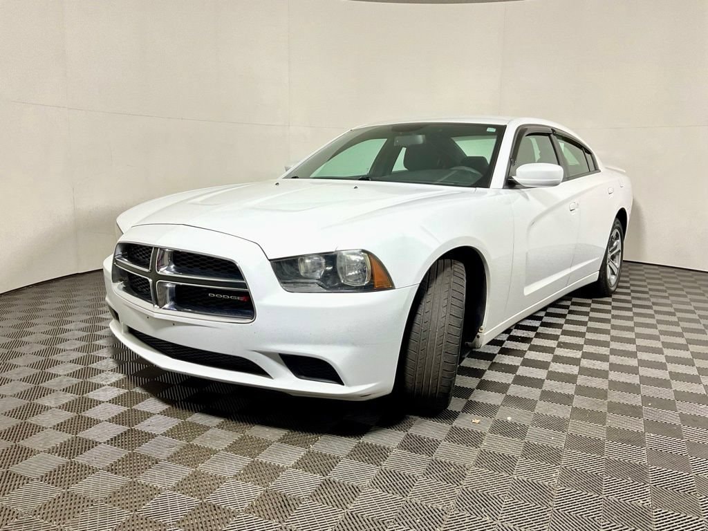 Used 2013 Dodge Charger SE with VIN 2C3CDXBG6DH678651 for sale in Athens, OH