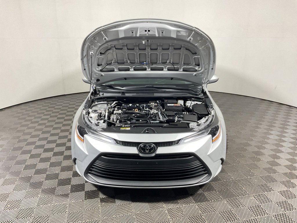 2024 Toyota Corolla LE photo 4