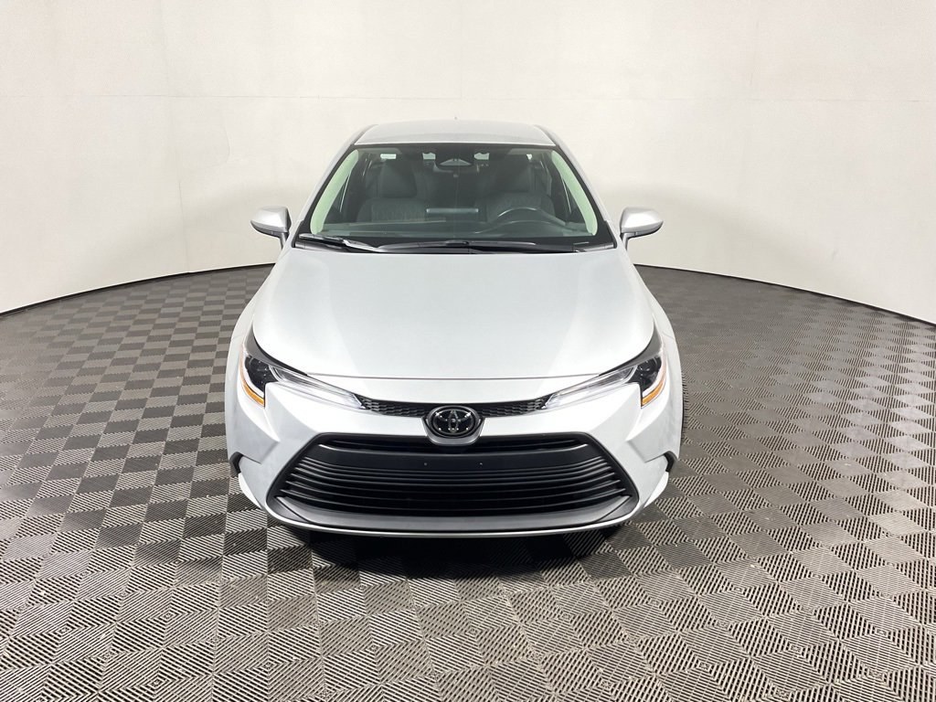2024 Toyota Corolla LE photo 3