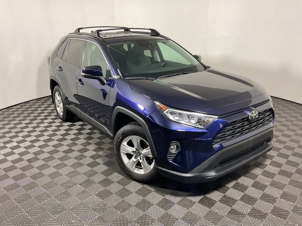 2021 Toyota RAV4 XLE photo 4