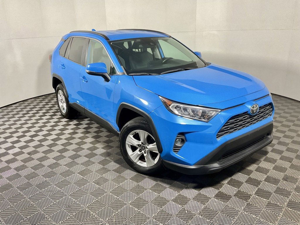 2021 Toyota RAV4 XLE photo 3