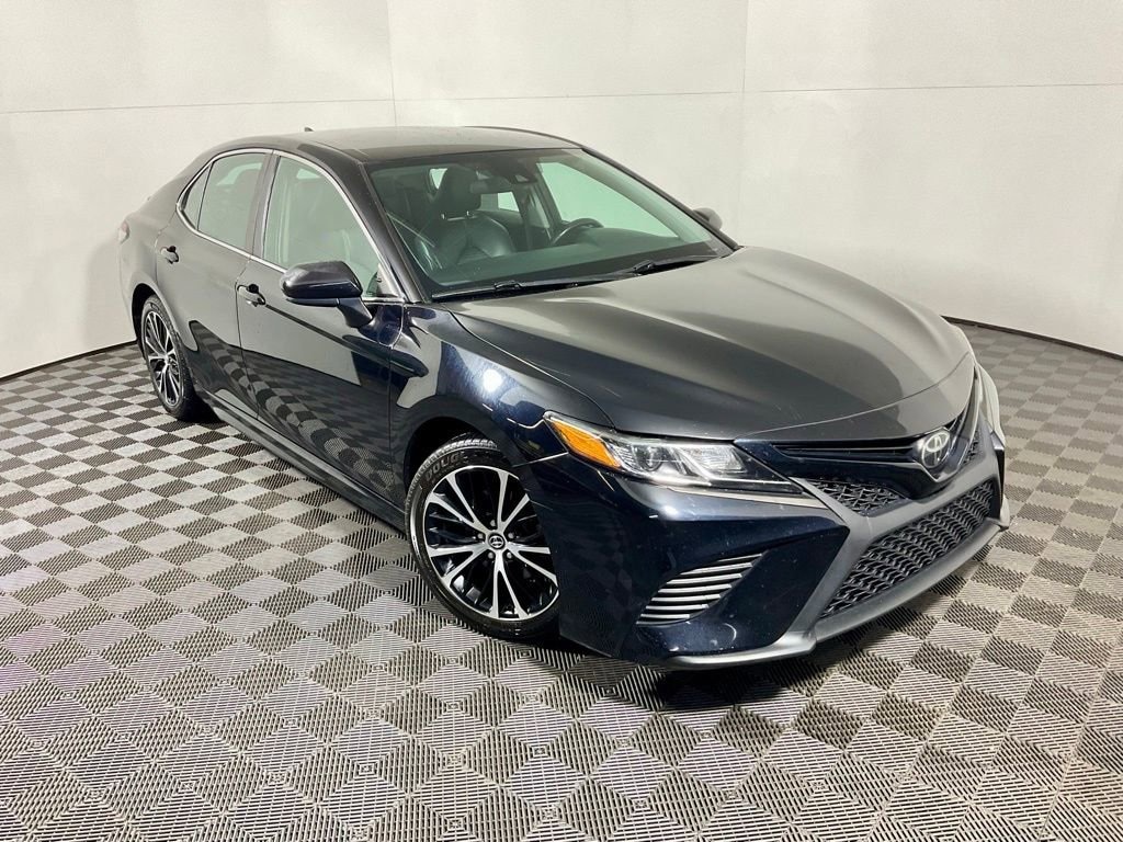 Used 2019 Toyota Camry SE Sedan