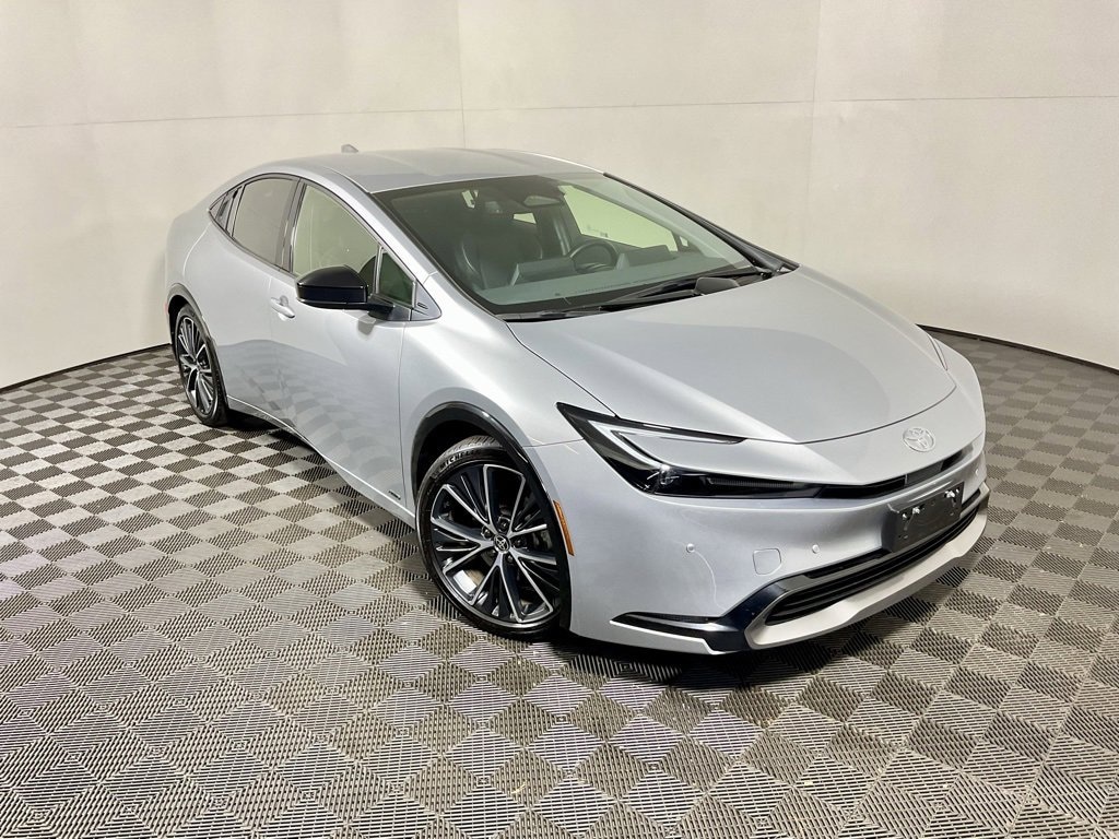 Used 2023 Toyota Prius XLE Hatchback