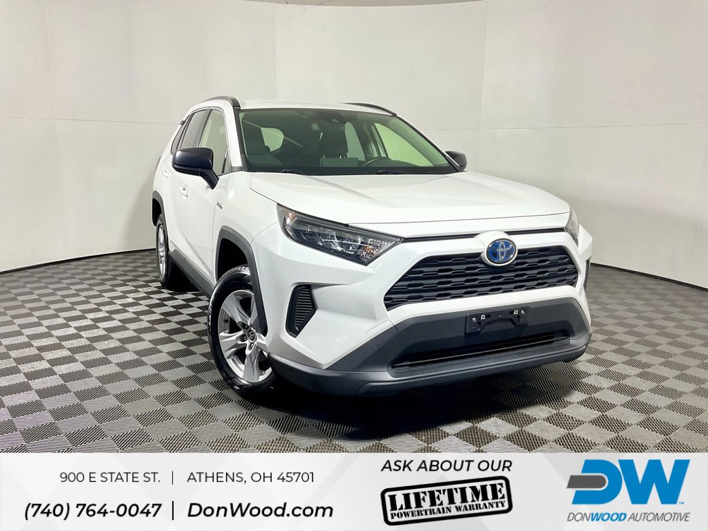 2021 Toyota RAV4 LE's photo