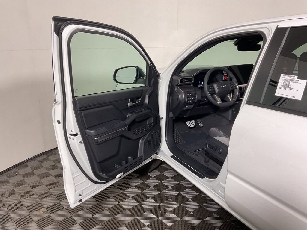 2025 Toyota Tacoma TRD Sport - Photo 18