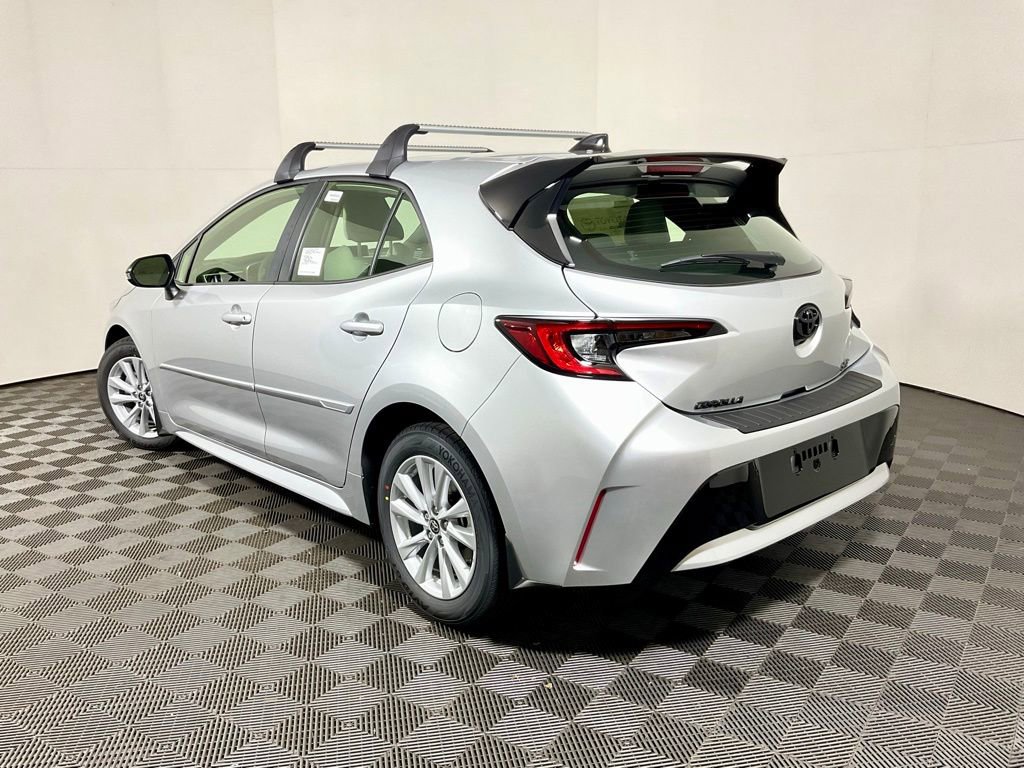 2026 Toyota Corolla Hatchback SE - Photo 11