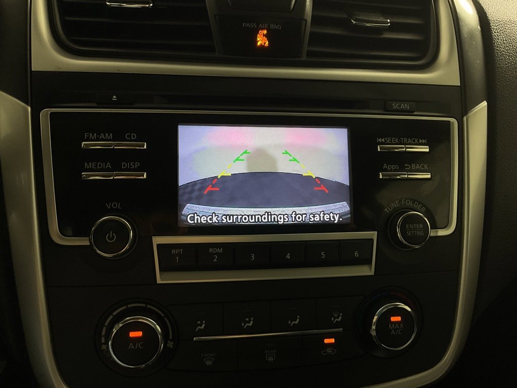 2016 Nissan Altima 2.5 SR photo 2
