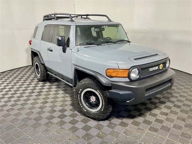 2013 Toyota FJ Cruiser Base photo 2