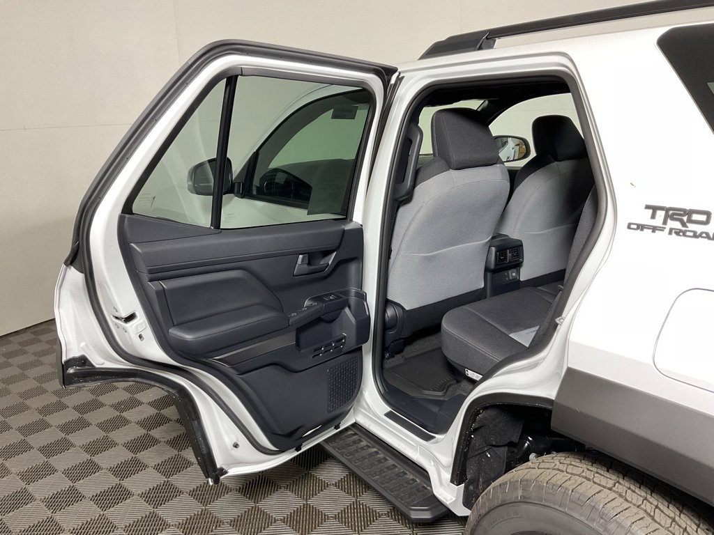 2026 Toyota 4Runner TRD Off-Road - Photo 31